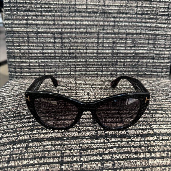 Tom Ford Cara 56mm Square Sunglasses 👓 - Picture 9 of 10
